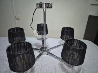 Lámpara cromada Metálica 5 Tulipas Negras