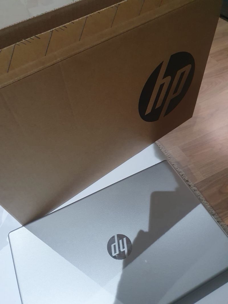 Portátil HP Core i5 Plata afbeelding 4