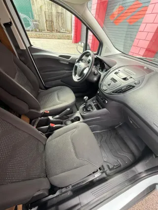 Ford Transit Courier 2023