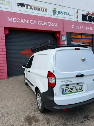 Ford Transit Courier 2023