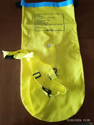 Boya natación Zone 3 28L amarilla neón