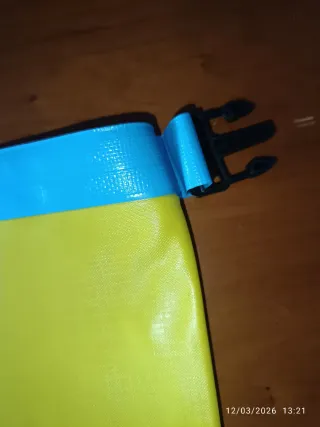 Boya natación Zone 3 28L amarilla neón