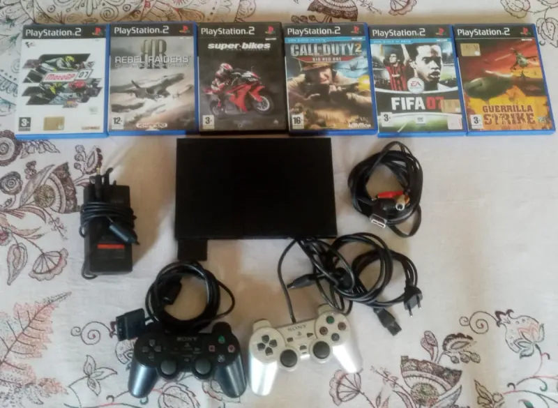 PlayStation 2 Slim Black + accesorios + juegos