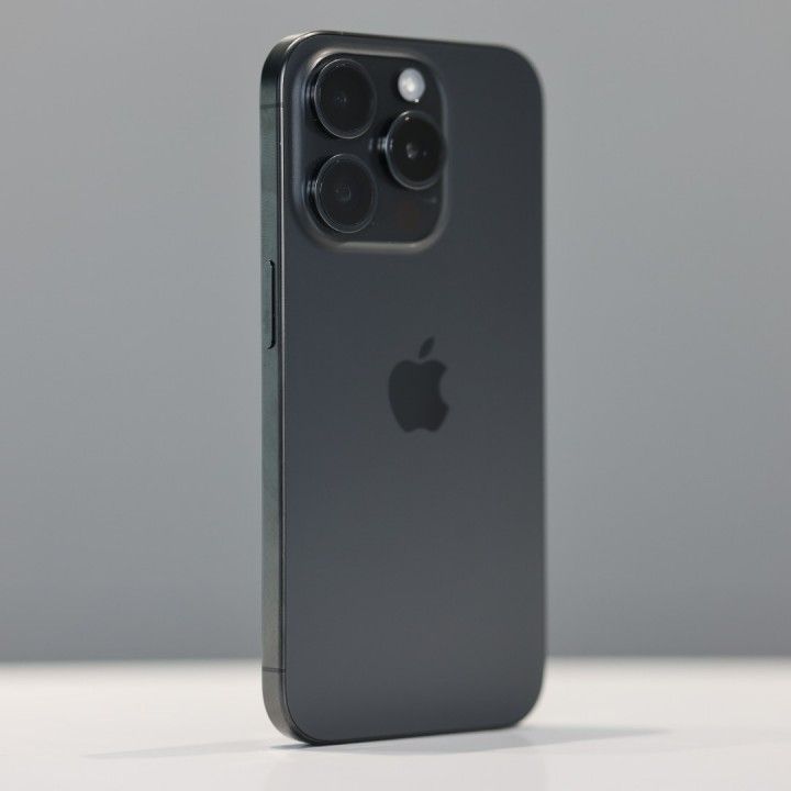 Oferta  iPhone 15 Pro 128GB Garantía 1 Año