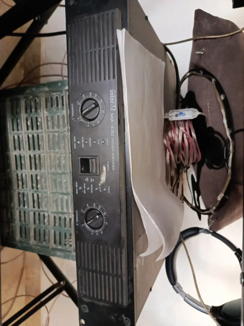 Altavoz RAMSA Negro con amplificador y tripode afbeelding 3