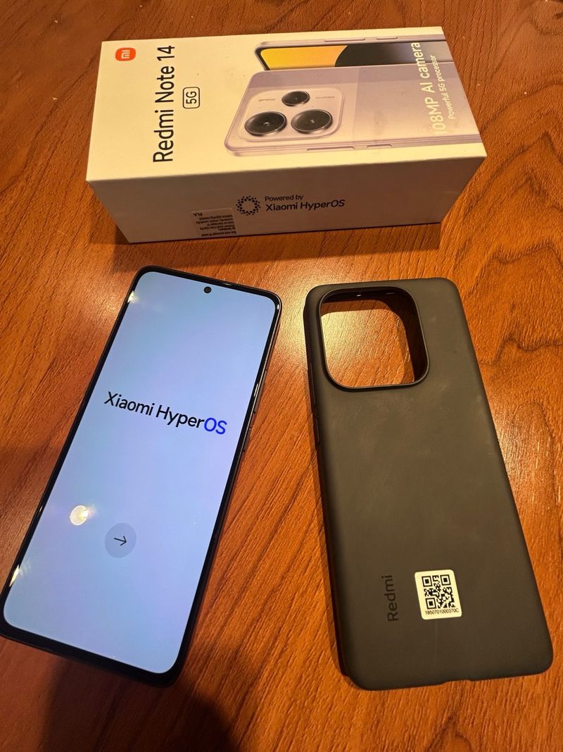 Xiaomi Redmi Note 14 5G con funda