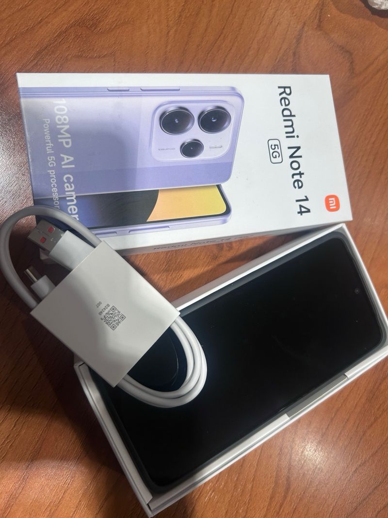 Xiaomi Redmi Note 14 5G con funda afbeelding 2