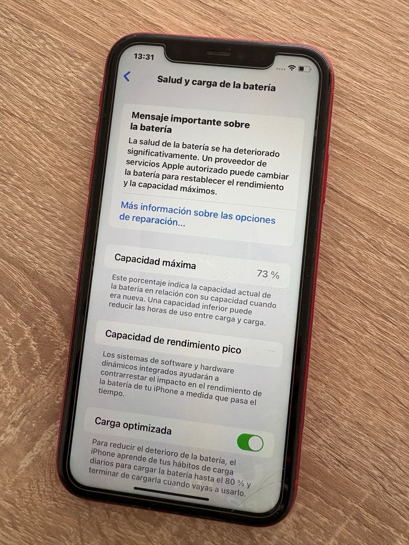 iPhone 11 Rojo afbeelding 2