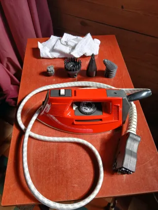 Centro de planchado y limpieza a vapor Dondi