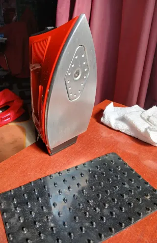 Centro de planchado y limpieza a vapor Dondi