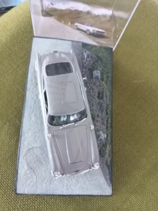 Coche Aston Martin DB5 James Bond 007