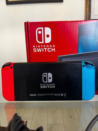 ¡CÓMO NUEVA! Nintendo Switch + Accesorios