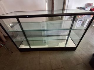 Mostrador expositor cristal y metal