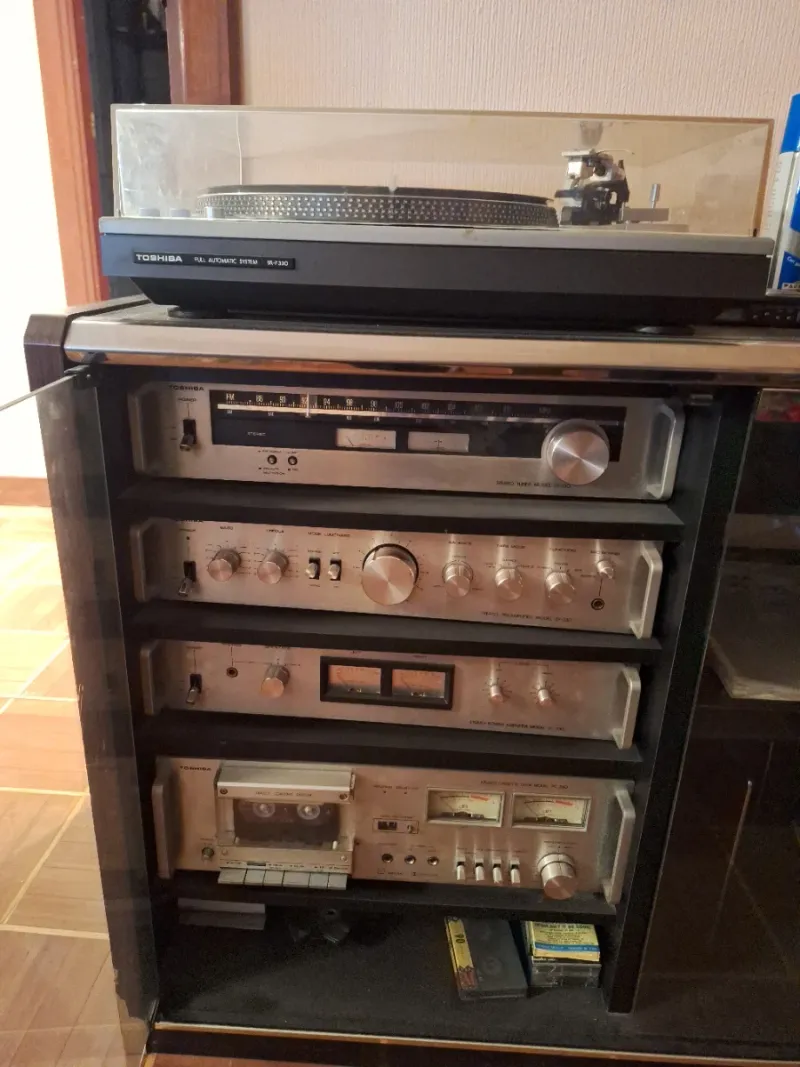 Equipo Toshiba 330 Completo. En mano