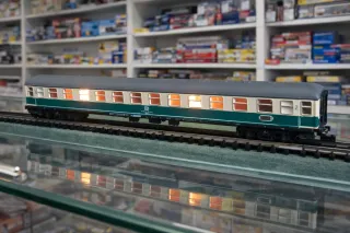 2 Coches viajeros TRIX Escala N