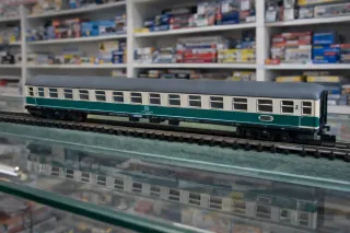 2 Coches viajeros TRIX Escala N