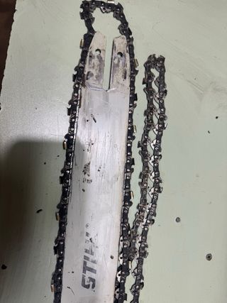 Espada y 2 cadenas Stihl 50 eslabones