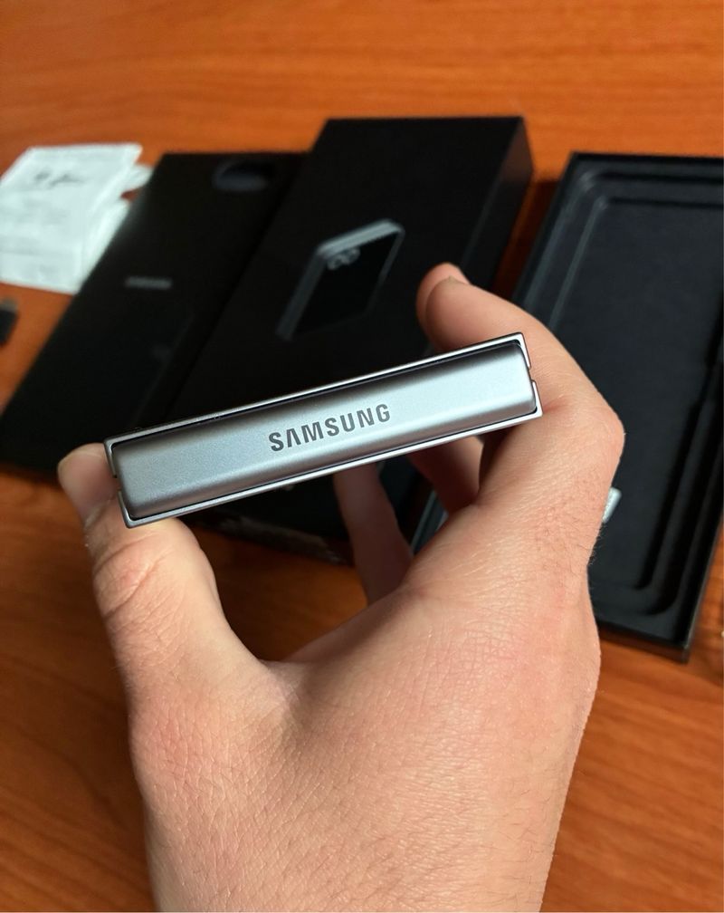 Samsung Galaxy Z Flip 6 (12/256GB) afbeelding 3