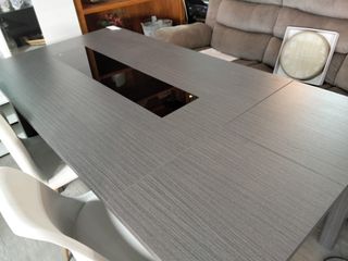 NUEVA Mesa extensible gris con cristal negro