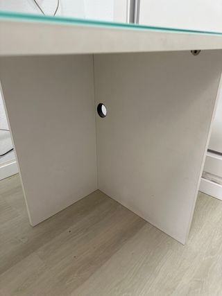 Escritorio de con cristal y madera