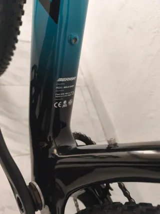 BERRIA BRAVO SPORT Carbono Talla S 43cm 2025