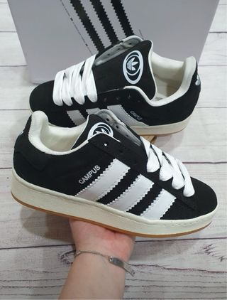 New Balance Zapatillas Negras y Moradas