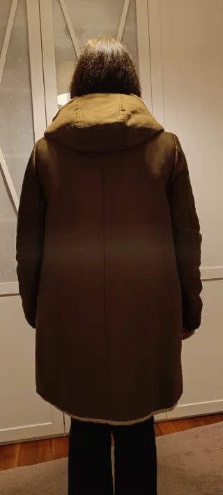 Abrigo Mango impermeable talla S