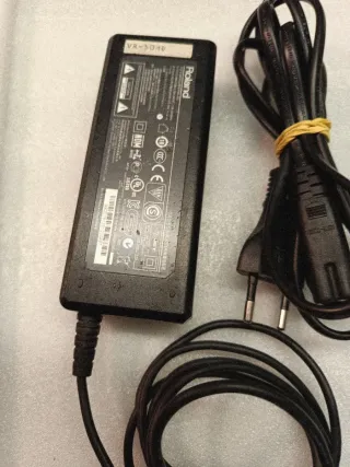 Adaptador de corriente Roland PSB-14U