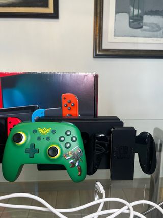 ¡CÓMO NUEVA! Nintendo Switch + Accesorios + Mando