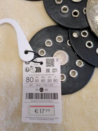 Cinturón Stradivarius negro y plateado talla 80