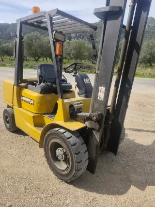 Carretilla elevadora Caterpillar 35