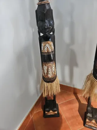 Pareja figuras decorativas madera