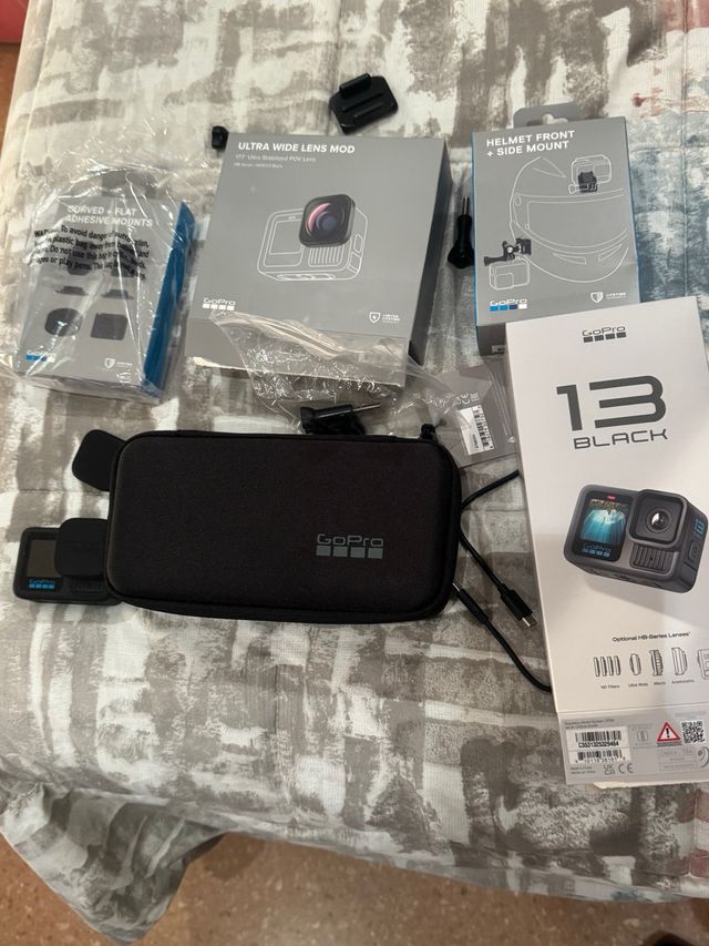 GoPro Hero 13 + LENTE UWIDE + Pack Moto + SD 512GB