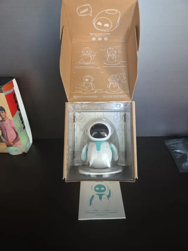 Robot Eilik Nuevo