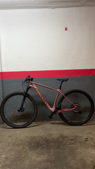 Bicicleta Berria Bravo 5 Carbono MTB