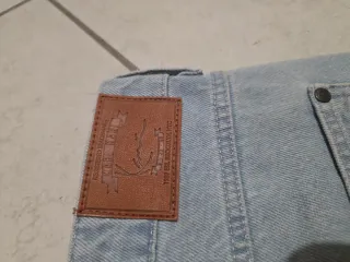 Jeans Karl Kani lavaggio chiaro – taglia M.