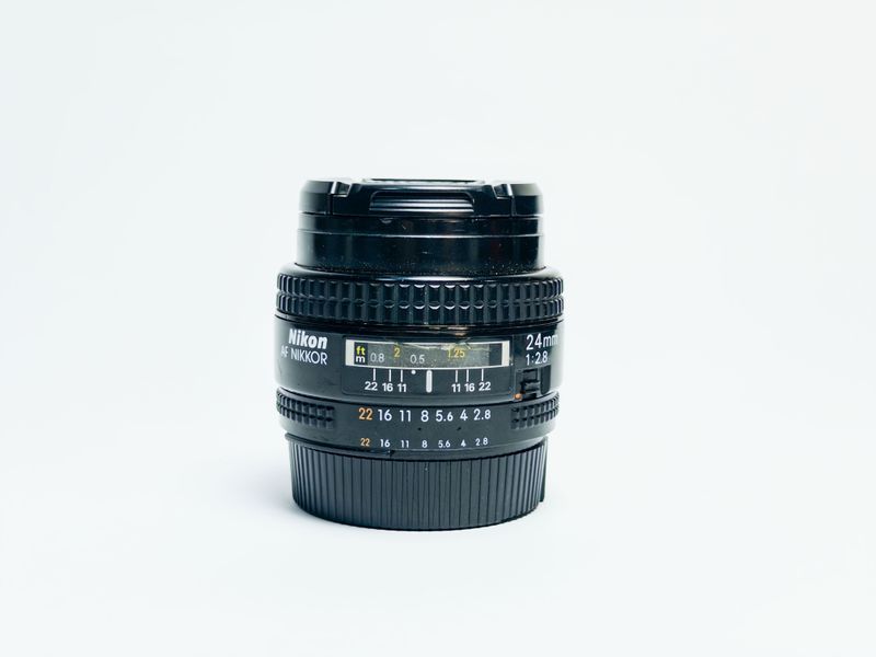 Objetivo Nikon AF Nikkor 24mm f/2.8