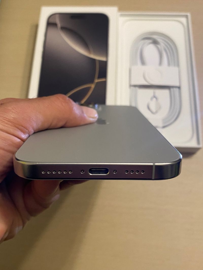 iPhone 16 Pro Max 256Gb Titanio Natural afbeelding 2