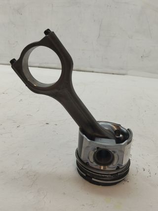 PISTON FORD FOCUS SPORTBREAK (CAP) 688675