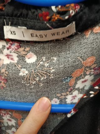 Vestido floral negro