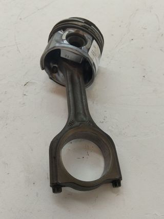 PISTON FORD FOCUS SPORTBREAK (CAP) 688677