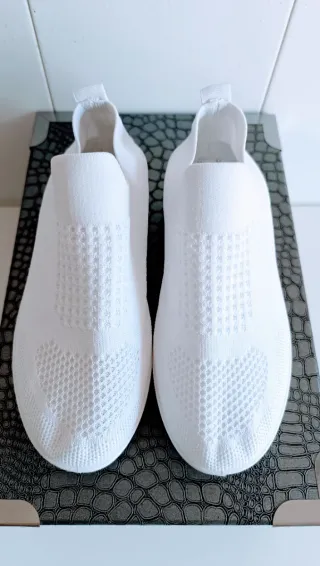 Deportivas NUEVAS a ESTRENAR sin cordón TALLA 38