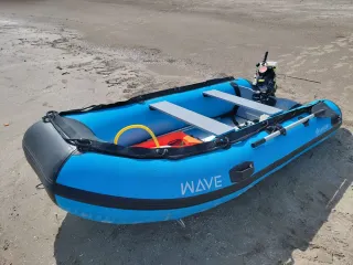 Barco  zodiac con motor 4T 4CV prácticamente nueva