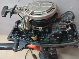 Barco  zodiac con motor 4T 4CV prácticamente nueva