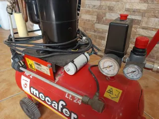 Compresor de aire Mecafer HP 2 Lt. 24
