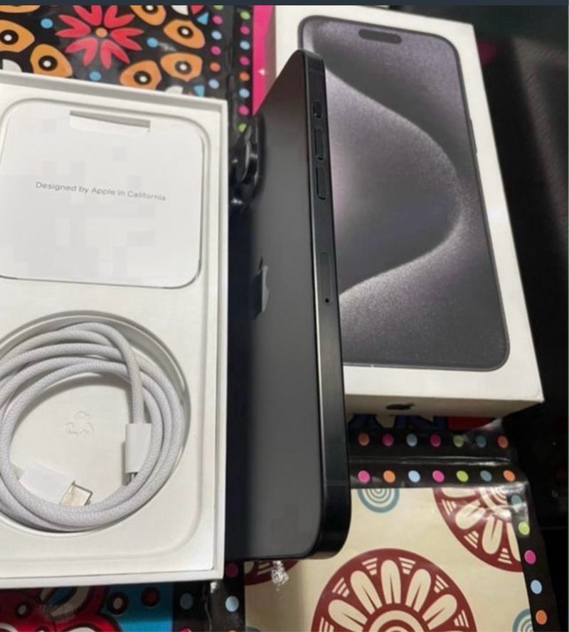 iPhone 15 Pro Max 512GB titanio negro con garantia afbeelding 2