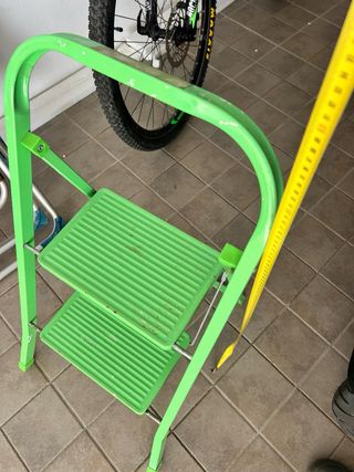 Escalera pequeña plegable verde