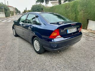 Ford Focus Ghia sedan 1.6 100cv 2003 158200km