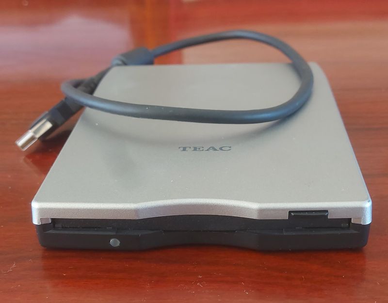 DISQUETERA EXTERNA DE 3,5” MARCA TEAC afbeelding 2