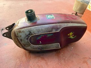 Depósito de gasolina de moto